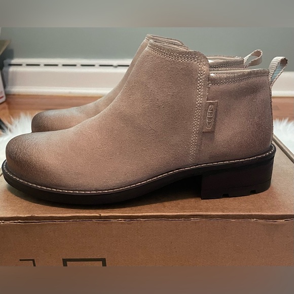Keen Shoes - NIB Keen Oregon City Booties size 7 Designed in USA